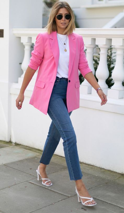 Coloured Blazer Outfit, Outfit Estate, Pink Blazer Outfit, Blazer Outfit Ideas, Blazer Dress Outfits, Blazer And Jeans, Neon Prom Dresses, Blazer Outfits Casual, Blazer Outfits For Women