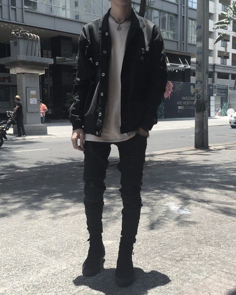 Urban Street Wear Sporty Mens Fashion, Sweatshirt Inspiration, 일본 패션, Elegante Casual, Stylish Mens Outfits, Mein Style, Men Fashion Casual Outfits, Streetwear Men Outfits, Cool Jackets