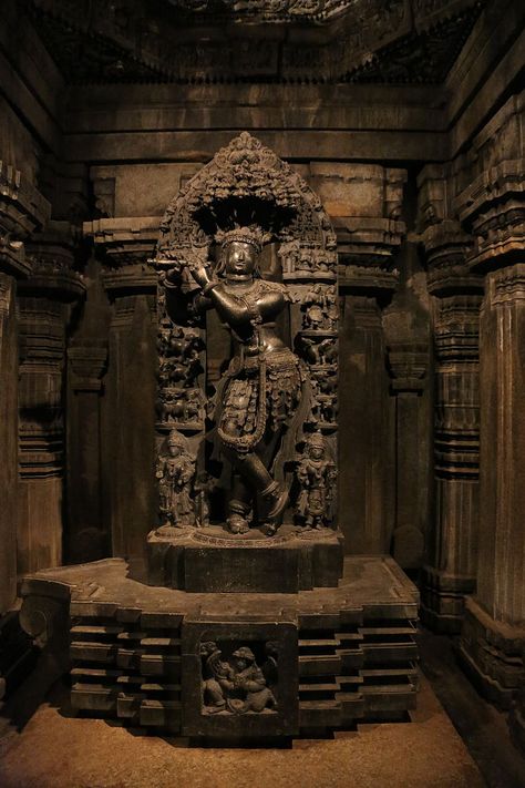 William Dalrymple, Historical Sculptures, Arte Yoga, Temple India, Indian Temple Architecture, India Architecture, Ancient Indian Architecture, Amazing India, Hindu Statues