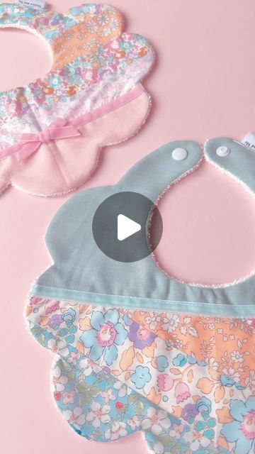 Monica and Me - Baby bibs on Instagram: "Proving that baby bibs don’t have to be boring to be functional 🌸  Our scalloped bibs are backed with terry towelling cotton for that extra absorbent layer and they are designed to also be the statement piece of each outfit ❤️  #Babybib #dribblebib #babyclothes #handmade #giftforbaby #babyshowergift #teethingbaby #personalisedgift #giftforbabyshower #babyshowergift #libertylondon #libertyfabric #libertycraftclub #patchwork" How To Sew Baby Bibs, Diy Drool Bibs, Baby Bibs Patterns Free, Billy Bibs, Handmade Bib, Baby Bibs Patterns, Terry Towelling, Bib Pattern, Dribble Bibs