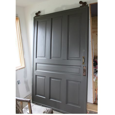 Dragon's Breath from Benjamin Moore one of the most popular interior door colors. Interior Door Colors, Popular Paint Colors, Cabinet Paint Colors, Paint Colors Benjamin Moore, Beautiful Cabinet, Benjamin Moore Paint, Kitchen Paint Colors, 아파트 인테리어, Door Color