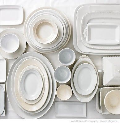 stacked plates Good Life of Design: Easy Ways To Decorate Your House For The Summer! Nate Berkus, Cottage In The Woods, White Dishes, Simply White, Prop Styling, White Plates, Shades Of White, Decoration Table, The Table