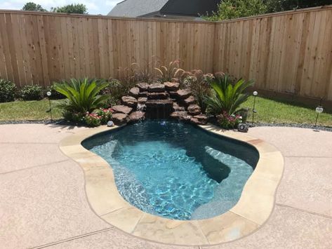 Cocktail Pools, Spool Pool, Cocktail Pool, Small Swimming Pool, Small Inground Pool, Pools For Small Yards, Pools Backyard Inground, Small Swimming Pools, Mini Pool