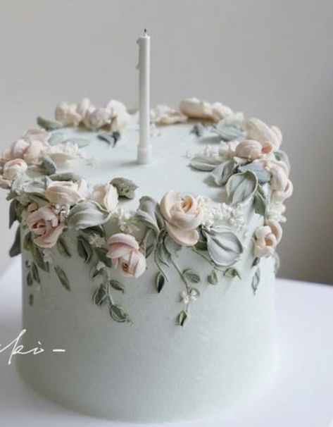 Tårta Design, Bolo Vintage, Aesthetic Cake, Desserts Cake, Cake Aesthetic, Elegant Birthday Cakes, Recipe Cake, Simple Cake Designs, Decor Cake