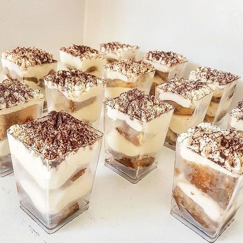 Terimisu Cake, Wedding Tiramisu, Tiramisu Shooters, Tiramisu Wedding Cake, Bridal Shower Cups, Tiramisu Cups, Cups Recipes, Wedding Buffet Food, Dessert Cups Recipes