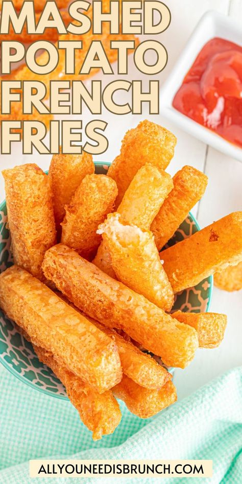 Overhead shot of bowlful of golden, crispy-on-the-outside, soft-on-the-inside mashed potato French fries. Fair Fries Recipe, Fried Mashed Potato Sticks, Crispy Potato Rings, French Fry Ideas, Fried Mashed Potatoes Fries, Mcdonalds Fries Recipe, Mash Potato Fries, Easy Fried Recipes, Best French Fry Recipe