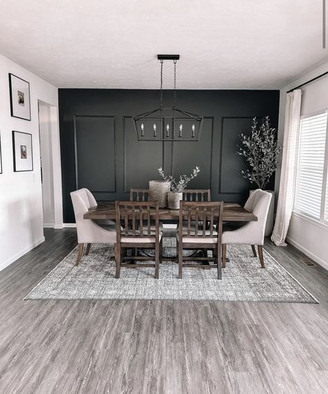 Dining Room Accent Wall, Dark Dining Room, Interior Casa, Dining Room Paint Colors, Room Dark, Transitional Dining Room, Dining Room Accents, Dining Room Paint, Dining Room Remodel