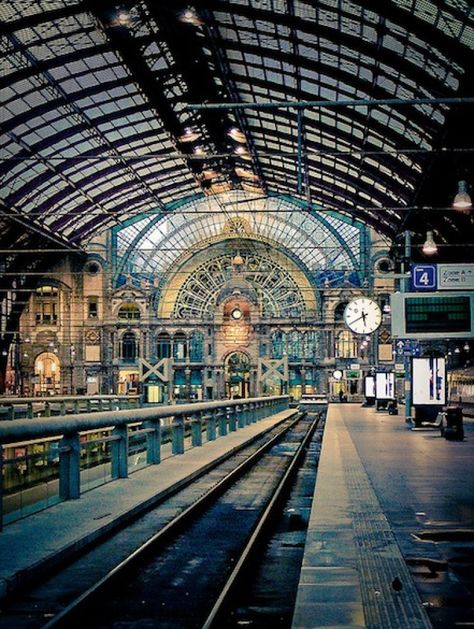 Antwerp's 'Railway Cathedral' is one of the most beautiful train stations in the world Domed Roof, Belgium Travel, Train Stations, Antwerp Belgium, Vaulted Ceilings, Europe Trip, Central Station, Black Water, Train Tracks