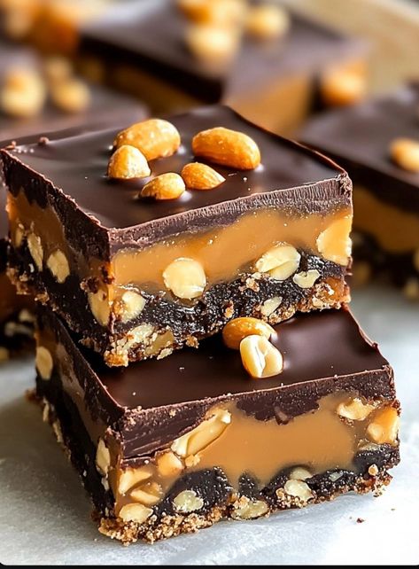 Health meal, low carbs meals, keto meal Snickers Fudge Recipe, Snicker Fudge, Snickers Fudge, Snickers Bars Recipe, Maple Fudge, Butterscotch Pie, Snickers Candy Bar, Snickers Candy, Dum Dums