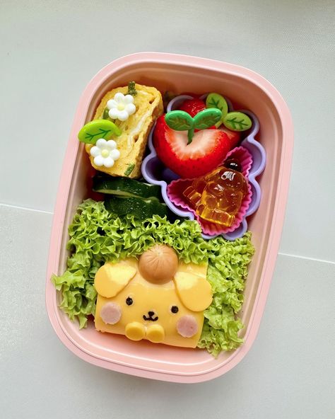 Hello Kitty and Friends!✨ Next in line is Pompompurin!💛⭐️✨ ———————————————— Find simple, healthy and kawaii bento snacks/lunch ideas for kids here!🍱♥️✨ ~Certified and approved by my 5 year old👧🏻 ~Made by the food picks and bento accessories collector mom, Cherry 👩🏻 #bento #BentoSnack #BentoKids #Kawaii #GoodFood #BentoLunch #HealthyFood #FoodPicks #JapanFinds #BentoAccessories #Characters #yum #yummy #nomnomnom #cute #love #mommylove #preschoolers #BentoForKids #bentoboxforkids #sanrio #... Hello Kitty Bento Lunch Ideas, Japanese Food Bento Kawaii, Minecraft Bento, Snacks Lunch Ideas, Snoopy Bento, Bento Snacks, Cute Bento Lunch, Hello Kitty Lunch, Bento Accessories