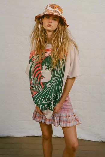 Urban Outfitters Summer, Outfit Mujer, Trendy Skirts, Urban Outfitters Women, Plaid Mini Skirt, Spring Shirts, Spring 2024, Plaid Skirts, Rosemary