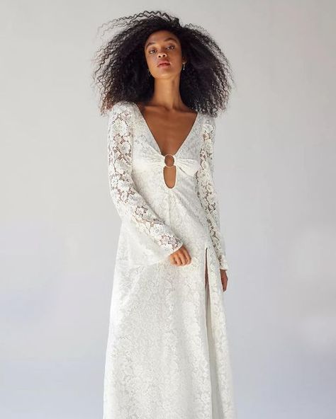 Nya gra¢e on Instagram: "me 4 UO" Boho Holiday Outfits, White Lace Dress Long, White Long Dress, Holiday Clothes, Y2k Women, Full Length Skirts, Long White Dress, Lemon Dress, Split Dress