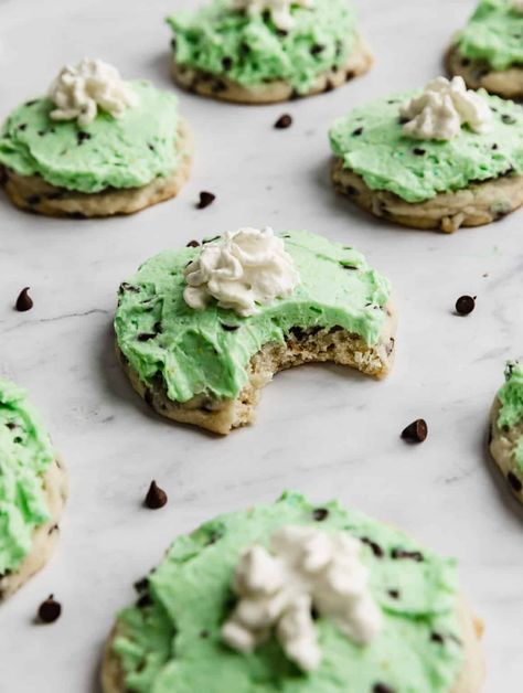 Crumbl Mint Chip Ice Cream Cookie, Crumbl Mint Cookies And Cream, St Patrick’s Day Crumbl Cookies, Ice Cream Flavored Cookies, Crumbl Cookie Copycat Mint, Crumbl Mint Chocolate Chip Cookie, Crumbl Mint Cookies, Aggie Blue Mint Crumbl Cookie, Crumble Copycat