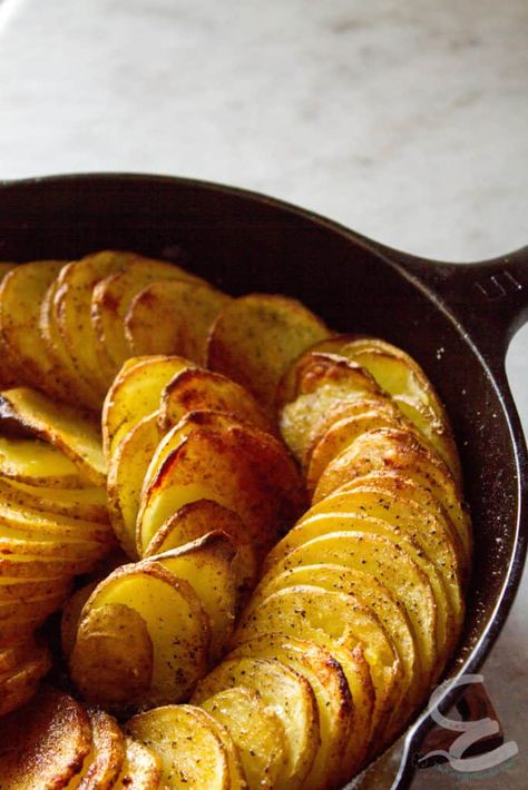 All you need for skillet potatoes is five ingredients, and two of them are salt and pepper! This recipe for skillet potatoes is one of the fastest ways to create an impressive side from pantry staples. Potato In Cast Iron Skillet, Cast Iron Skillet Potatoes And Onions, Cast Iron Skillet Sweet Potatoes, Potato Cast Iron Recipes, Cast Iron Potatoes Recipes, Cast Iron Skillet Potatoes Oven, Roasted Potatoes In Cast Iron Skillet, Cast Iron Vegetables, Skillet Potato Recipes