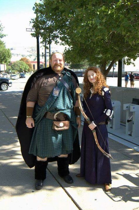 Fergus & Merida | Disney Brave Father Daughter Costumes, Father Daughter Halloween Costumes, King Fergus, Brave Costume, Elizabeth Second, Brave Characters, Disney Princess Merida, Merida Disney, Themed Costumes