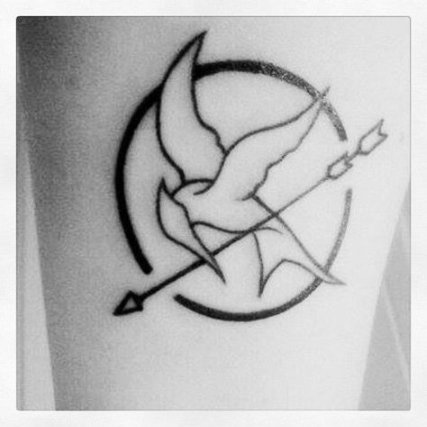 Mockingjay Tattoo, Hunger Games Tattoo, Games Tattoo, Fandom Tattoos, Tribute Von Panem, Optical Illusion Tattoo, Nerd Tattoo, 4 Tattoo, Disney Tattoo