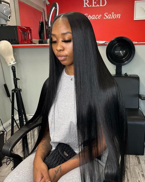 Sew In Straight Hair, Black Girls Hairstyles Weave, Sew In Weave Hairstyles, Straight Weave, Middle Part Hairstyles, Frontal Wig Hairstyles, Straight Weave Hairstyles, Sew In Hairstyles, Quick Weave Hairstyles