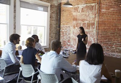 How to Speak Confidently in Public (Like a Pro) by Laura Spencer, Do you wish you knew how to speak in public with confidence? In this tutorial, learn how to deliver a speech with confidence. Modern Boardroom, Speak Confidently, Office People, Meet Guys, Small Business Logo, Business People, Create Website, Public Speaking, Like A Pro