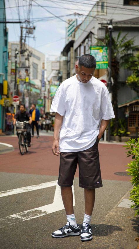 Dickie Shorts Mens Outfit, Dickies Shorts Outfit, Dickies Shorts Outfit Men, Men Street Outfit, Dickies Outfit, Summer Fits Men, White Shorts Outfit, Blackout Tattoo, Mens Shorts Outfits