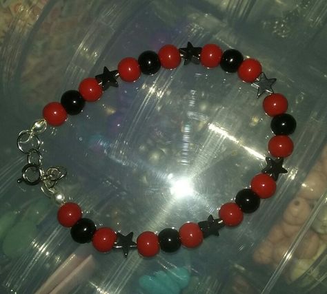 Red & black beads with hemitite stars bracelet Red Aesthetic Bracelet, Red And Black Bracelets, Emo Jewelry, Pulseras Kandi, Black Beaded Bracelets, Red Bracelets, Red Jewelry, Diy Rings, Black Bracelets