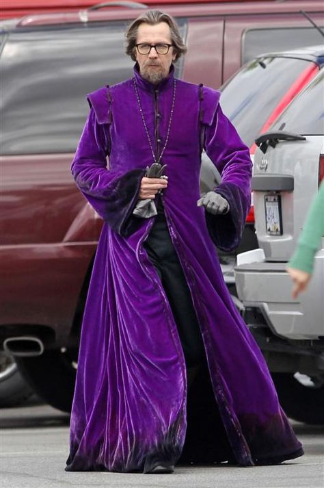 Gary Oldman on the set of Red Riding Hood (2011) Wizard Robes, Gary Oldman, All Things Purple, Movie Costumes, Purple Velvet, Movie Photo, Little Red Riding Hood, 인물 사진, Fantasy Clothing