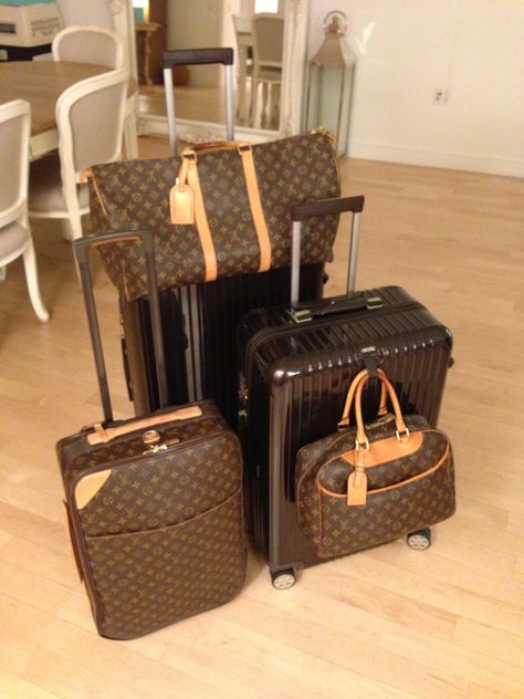 rimowa + LV Traveling Bags Aesthetic, Luxury Travel Bags, Louis Vuitton Suitcase, Travel Luggage Set, Luxury Travel Bag, Luxury Luggage, Cute Luggage, Stylish Luggage, Expensive Bag