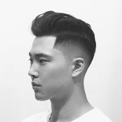 Resultado de imagem para undercut Asian Hair Undercut, Asian Undercut, Asian Men's Hairstyles, Kinds Of Haircut, Male Hairstyles, Korean Men Hairstyle, Haircut Tip, Asian Haircut, Hairstyles Blonde