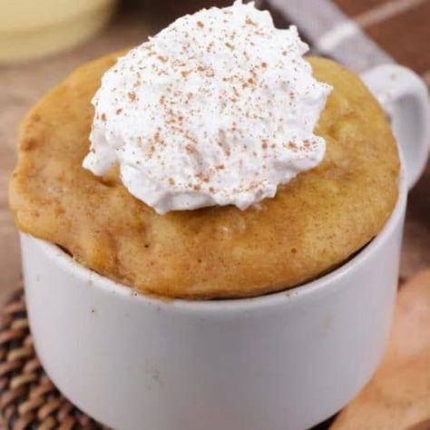 Keto Pumpkin Pie Mug Cake - 💕 Kimspired DIY 💕 Low Carb Mug Cake, Microwave Pumpkin, Pumpkin Mug Cake Recipe, Low Carb Mug Cakes, Keto Chocolate Mug Cake, Diet Cake, Chocolate Chip Mug Cake, Keto Mug, Peanut Butter Mug Cakes