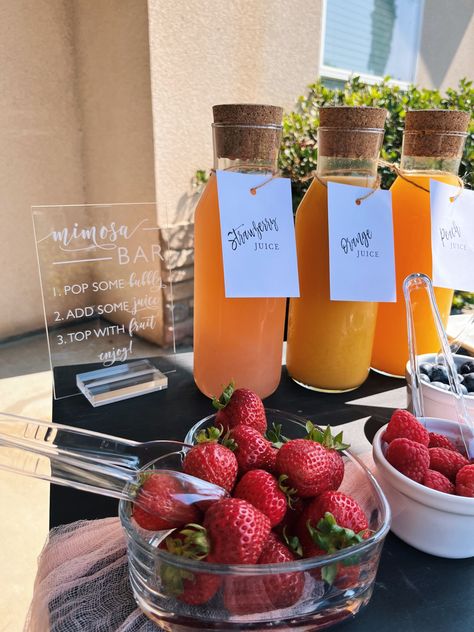 Mimosa Set Up, Makeup And Mimosas Party, Juices For Mimosa Bar, Mimosa Bar Set Up, Mimosa Bar Ideas, Cabana Party, Bridal Shower Drinks, Bachelorette Pool, Outdoor Hosting