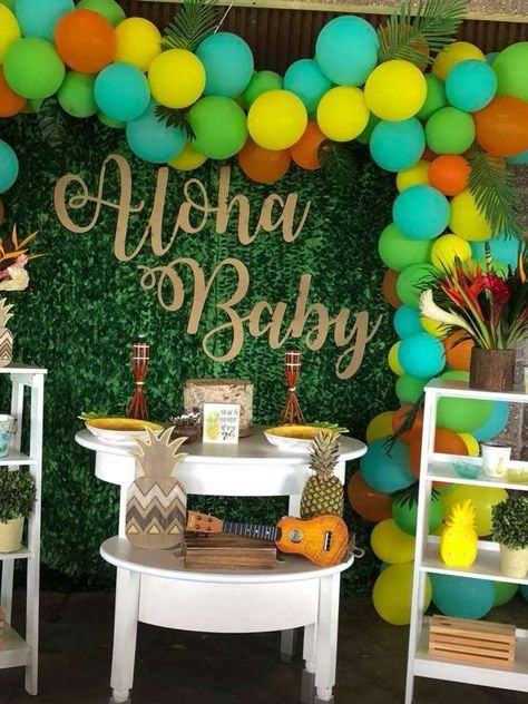 Hawaiian Ideas, Hawaiian Baby Shower, Summer Baby Shower Themes, Hawaiian Baby Showers, Whimsical Baby Shower, Girl Shower Themes, Luau Baby Showers, Baby Shower Deco, Tropical Baby Shower