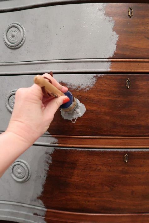 Lo que necesitas saber sobre los muebles pintados a la tiza | Hogarmania Paint Tutorials, Staining Furniture, Chalk Paint Projects, Furniture Rehab, Distressed Furniture, Chalk Paint Furniture, Refurbished Furniture, Furniture Restoration, Furniture Makeover Diy