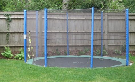 Ground Trampoline, Sunken Trampoline, In Ground Trampoline, Diy Garden Bed, Backyard Trampoline, Backyard Porch, Modern Backyard, Low Maintenance Garden, Decks Backyard