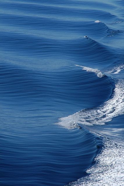 No Wave, Image Nature, Deep Blue Sea, Blue Dream, Water Waves, Sea Waves, Sea And Ocean, Amalfi Coast, Ocean Beach