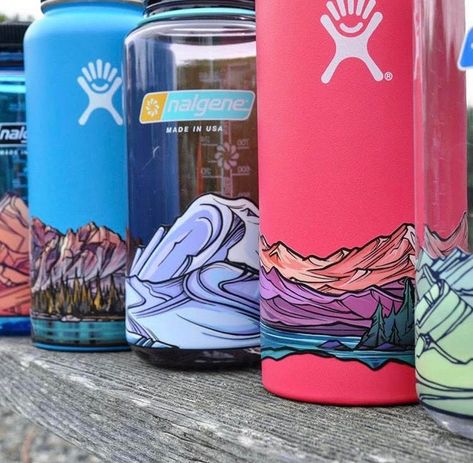 Thermos Ideas, Infinity Sticker, Drinks Packaging Design, Mt Rainier, Water Bottle Design, Unique Sticker, Granola Girl, Water Bottle Stickers, Mountain Range