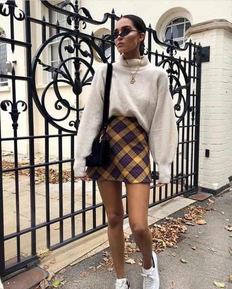 Outfits With Plaid Skirts, Plaid Skirt Outfit, Fall Fashion Coats, Rock Outfit, Blazer Outfit, Rock Outfits, Ropa Diy, Outfit Trends, Mode Ootd