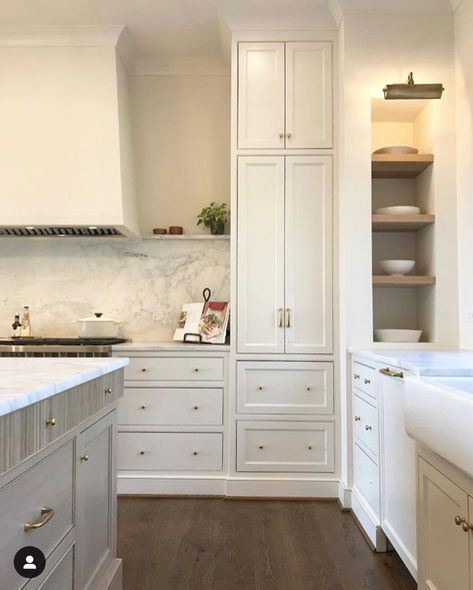 IVORY LACE - Sherman Williams Mcgee Home Kitchen, No Upper Cabinets, Stove Hood, Kitchen Farm, Mcgee Home, Colorado House, Neutral Kitchen, Kitchen White, Design Your Kitchen