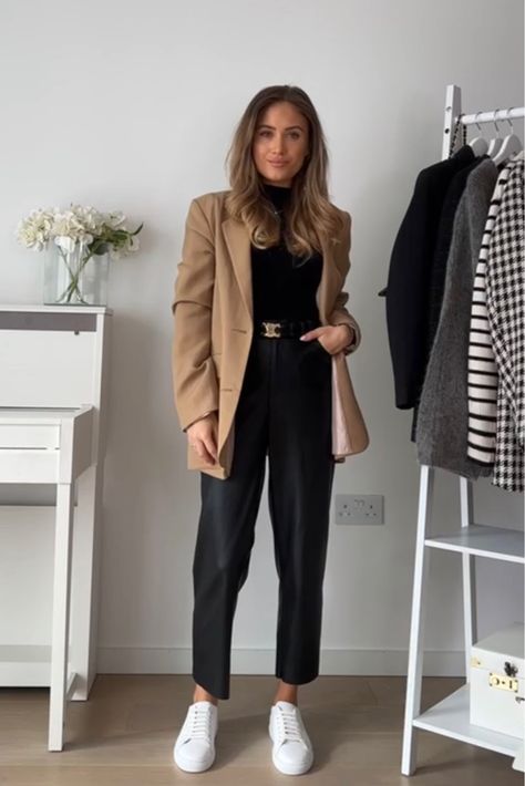 Elegantes Business Outfit, Looks Jeans, Casual Work Outfits Women, Mode Tips, Classic Style Outfits, Business Casual Outfits For Work, Elegante Casual, Stylish Work Outfits, Work Style