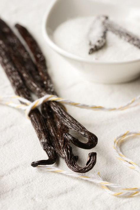 A two ingredient recipe for homemade vanilla sugar that you can use in your favourite cookie recipes. All you need are vanilla beans and granulated sugar. Fresh Whipped Cream, Homemade Vanilla Extract, Flavored Sugar, Mushroom Coffee, Starbucks Copycat, Vanilla Syrup, White Plate, Spices And Herbs, Organic Coffee