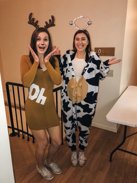 Oh deer and holy cow costumes #halloween #ohdeer #holycow #puns #costumes Holy Cow Costume, Cow Costumes, Deer Puns, Pun Costumes, Snowglobe Tumblers, Punny Halloween Costumes, Halloween Themed Food, Deer Costume, Cow Costume