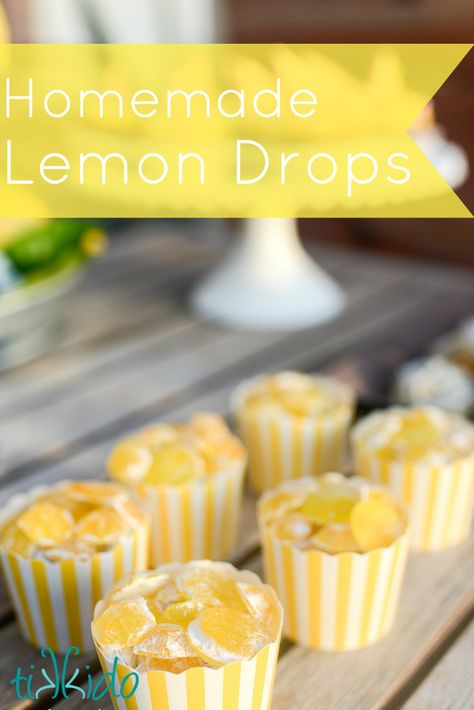 Hard Candy Recipes, Easy Candy Recipes, Lemon Drops, Candy Truffles, Candied Lemons, Candy Recipes Homemade, Homemade Candies, Candy Desserts, Lemonade Stand