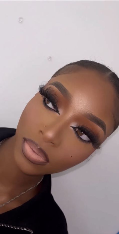 Makeup Ideas On Dark Skin, Makeup Beats Black Women, Brown Smokey Eye Black Women, Black Women Glam Makeup, Smokey Eye Makeup Looks Black Women, Makeup Ideas Black Women Natural, Brown Eyeshadow Black Women, Natural Makeup For Mixed Women, Dark Smoky Makeup Looks