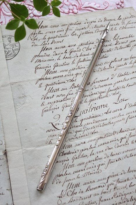 Handwriting Examples, Pretty Handwriting, Handwritten Letter, Old Letters, Royal Aesthetic, Cursive Handwriting, Calligraphy Handwriting, Vintage Lettering, A Pen