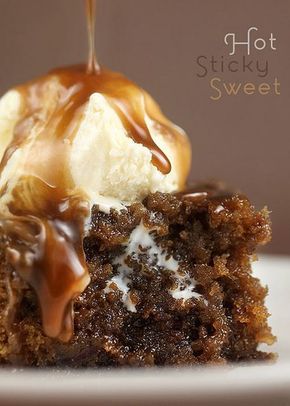 Toffee Dessert Recipes, Logo Doce, Toffee Dessert, Toffee Sauce, Toffee Pudding, Sticky Toffee Pudding, Sticky Toffee, Pudding Desserts, A Piece Of Cake