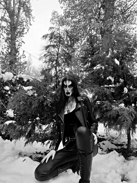 Black Metal Women, Black Metal Photoshoot, Black Metal Outfit, Black Metal Aesthetic, Black Metal Fashion, Edge Ideas, Metal Aesthetic, Metal Outfit, Corpse Paint