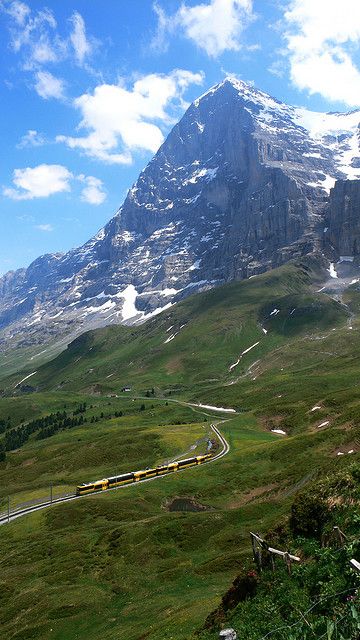 the eiger, northface. this place has held me captive for years... Eiger North Face, Glacier Express, Voyage Europe, Switzerland Travel, Alam Yang Indah, Beautiful Mountains, Wonderful Places, Beautiful Landscapes, The Great Outdoors