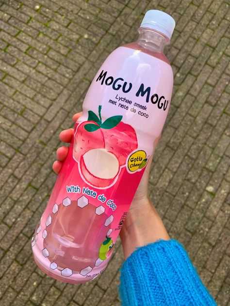 Lychee Aesthetic, Lychee Boba, Boba Flavors, Pink Boba, Lychee Tea, Aesthetic Tips, Cute Snacks, Pink Foods, Drink Bottle