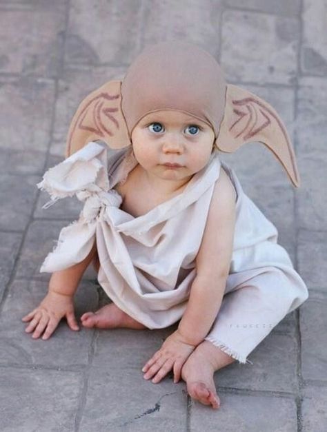 19 Babies Who Made                                                                                                                                                                                 More Dobby Costume, Baby Harry Potter, Diy Fantasia, Harry Potter Dobby, Kostum Halloween, Dobby Harry Potter, Baby Kostüm, Diy Halloween Costume, Elf Costume