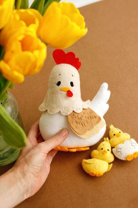 Slow Stitch Dolls and Animals. | My Easter family - felt hand sewn mama chicken and her cute little chicks🥰 | Facebook Felt Chicken, Stitch Doll, Felt Food, Hand Sewn, Hand Sewing, Felt, Easter, Chicken, Dolls