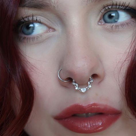 Fancy Septum Piercing, Crystal Septum Ring, Wedding Septum Ring, Heart Septum Piercing, Silver Septum Jewelry, 16g Septum Piercing, Pretty Septum Jewelry, Septum Peicerings, Septum Piercing Jewelry Silver