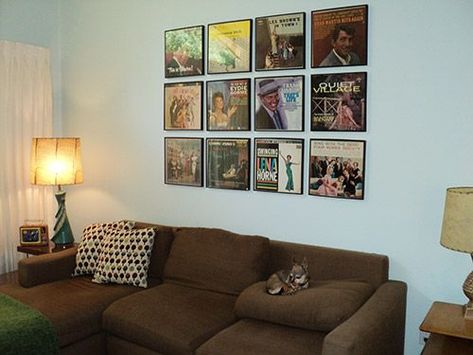 Displaying old album covers as art - Ideas from 8 reader homes - Retro Renovation How To Display Album Covers, Diy Album Covers, Old Album Covers, Photo Ledge, Framed Records, Casa Retro, Music Room Decor, Retro Renovation, Album Ideas